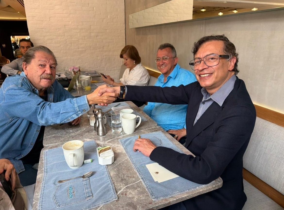 Expresidente Petro ya en México